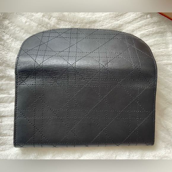 Christian Dior cannage quilted leather long wallet (charm D zipper puller) - Picture 4 of 17